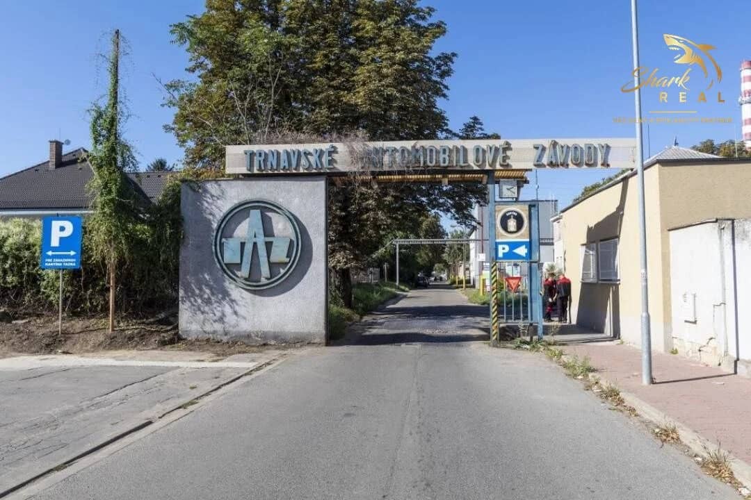 Hala s pozemkami v priemyselnej zóne v Trnave