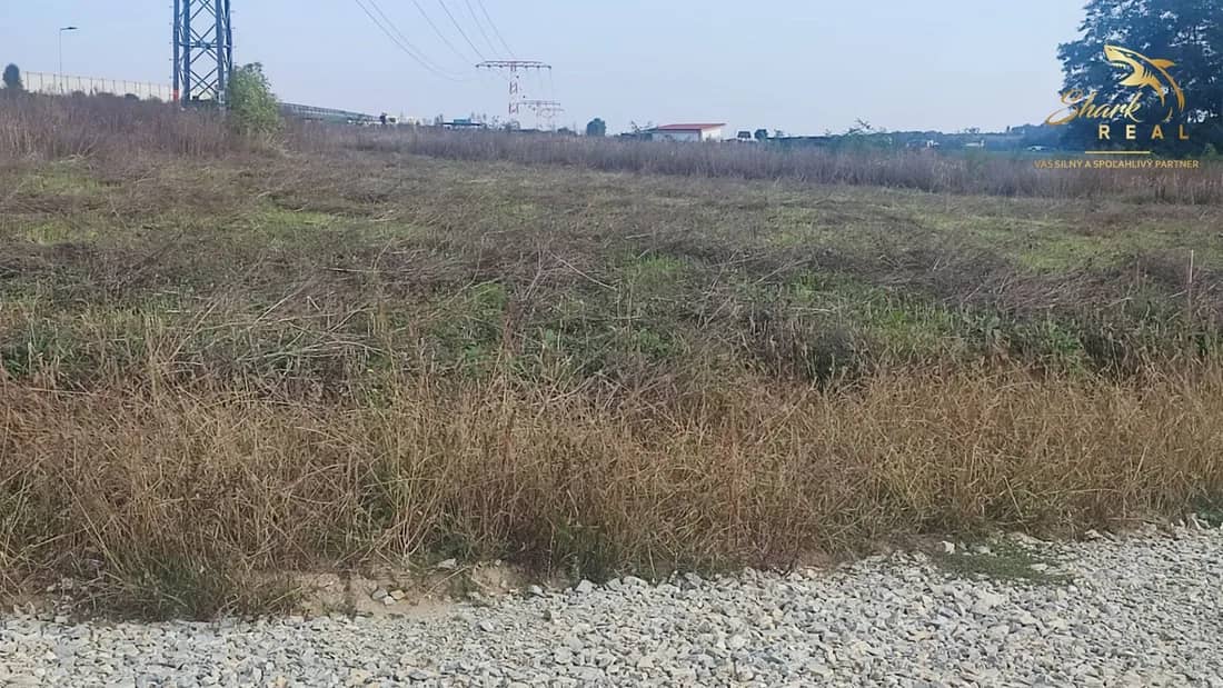 Shark real ponúka na predaj pozemok v Nitre, Lukov dvor. Plocha: pozemku 1645m2.