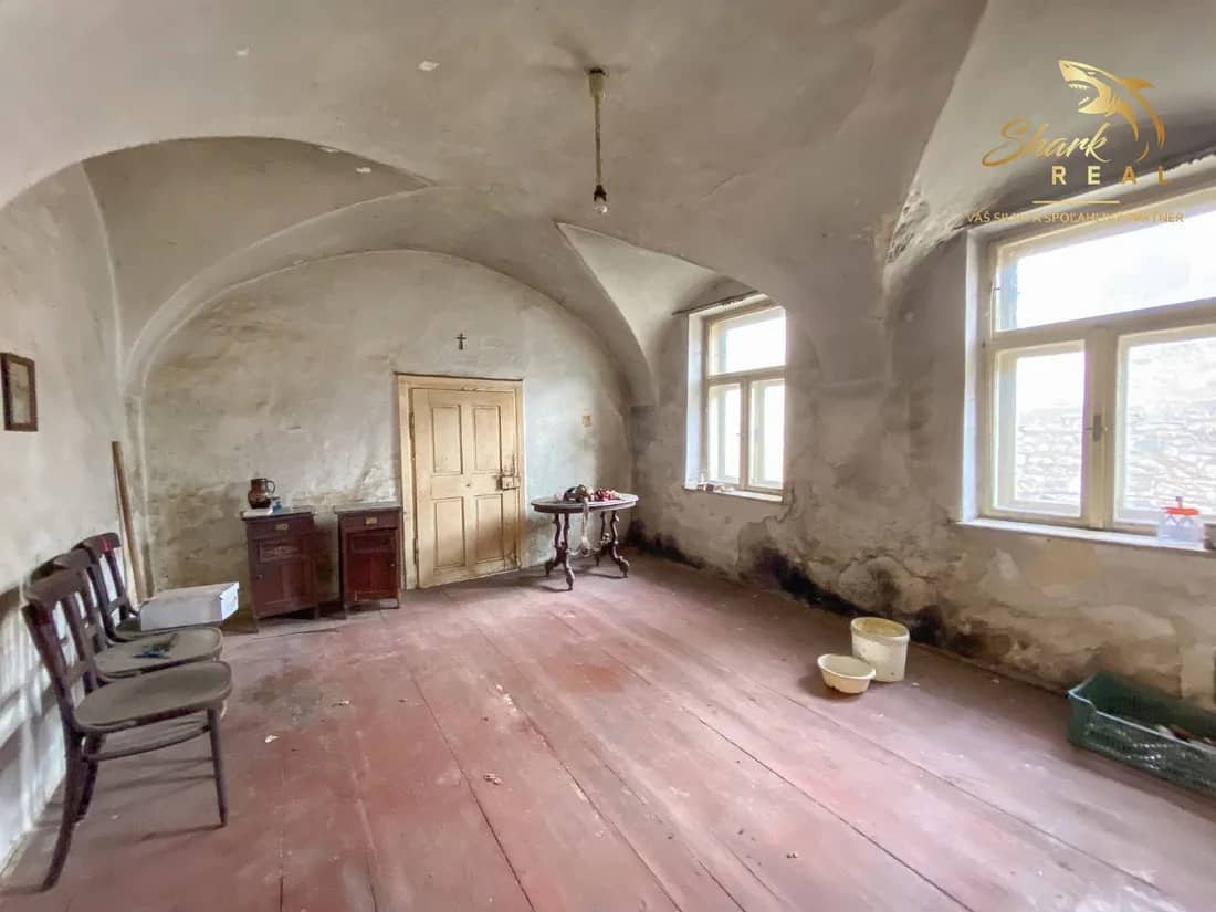 Znížená cena - Jedinečná príležitosť - Historický vinársky dom v samotnom srdci Pezinka