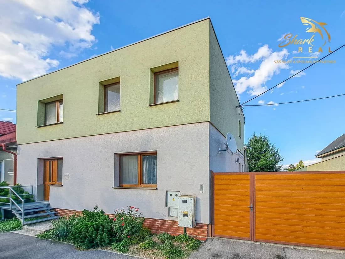 Rodinný dom rozdelený na 2 samostatné byty -Viničné